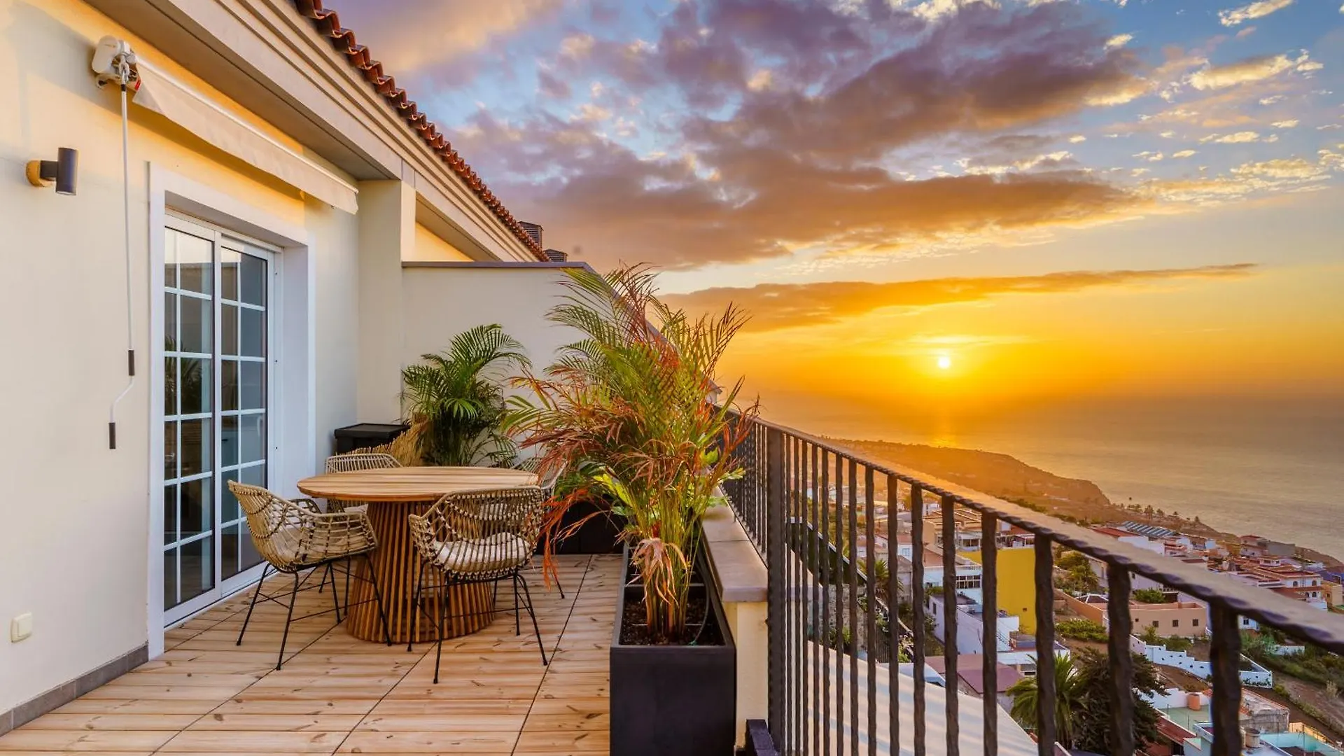 Victoria Dreamhouse - 2Br Seaviews Terrace contacts